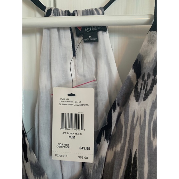 Size M- NWT- Summer halter style dress. - Picture 5 of 6